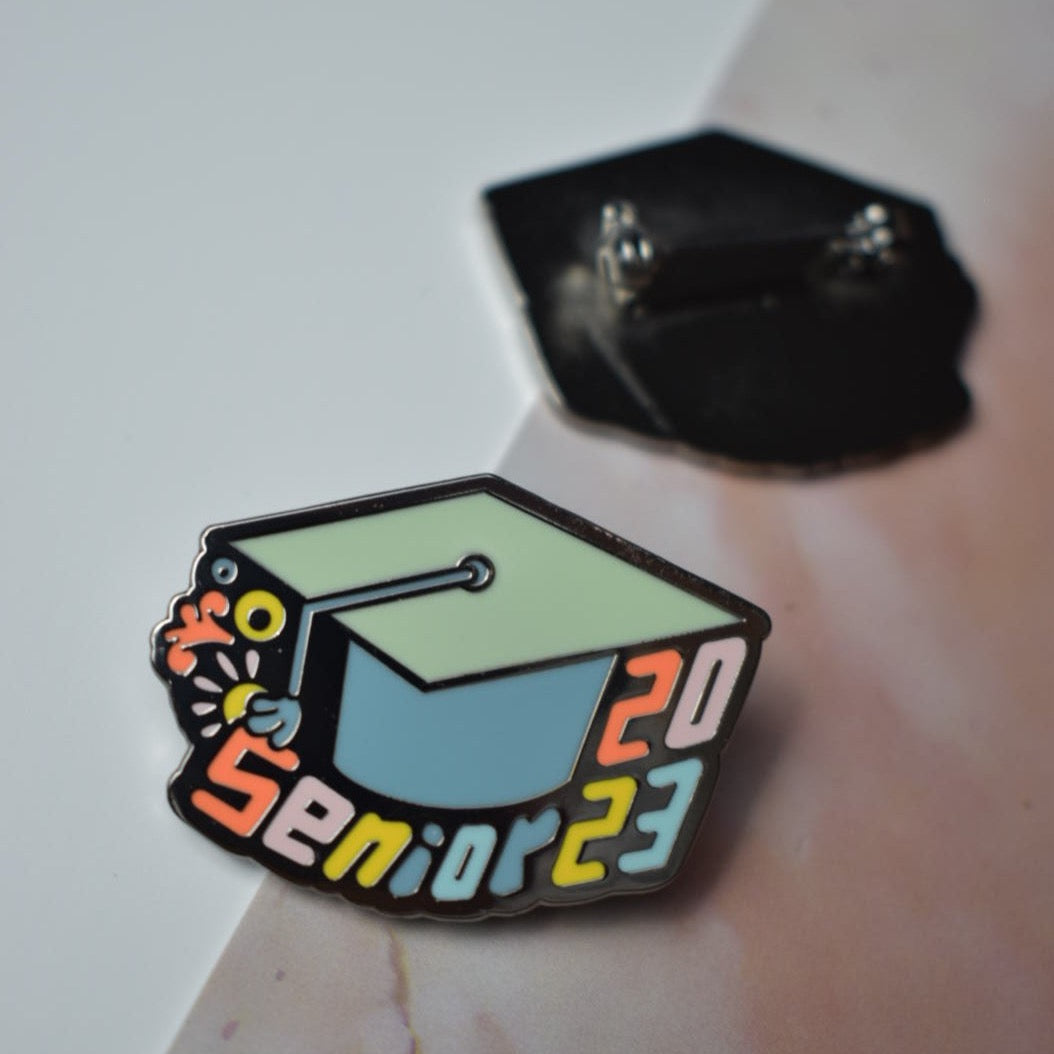 Enamel Pin “Senior 2023”