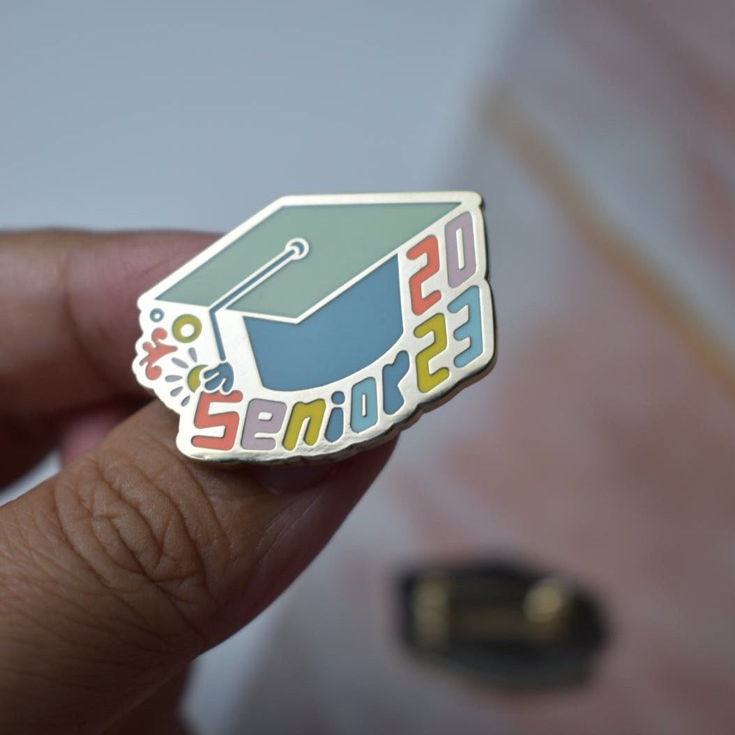 Enamel Pin “Senior 2023”